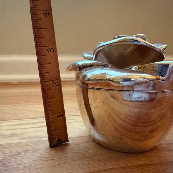 Silver Rose-Shaped Trinket Box - Picture 6 of 7